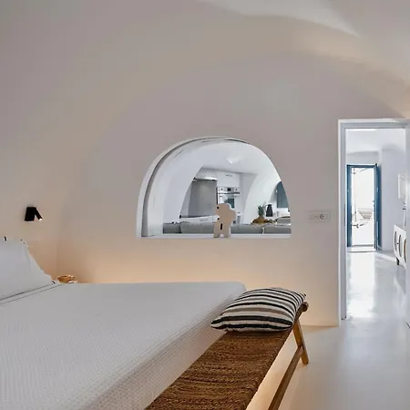 ヴィラ Splendid Santorini | Aegan Sea View Cave House | 2 Bedrooms | Terrace With Private Pool And Outdoor Dining Area | Stunning Sea Views |