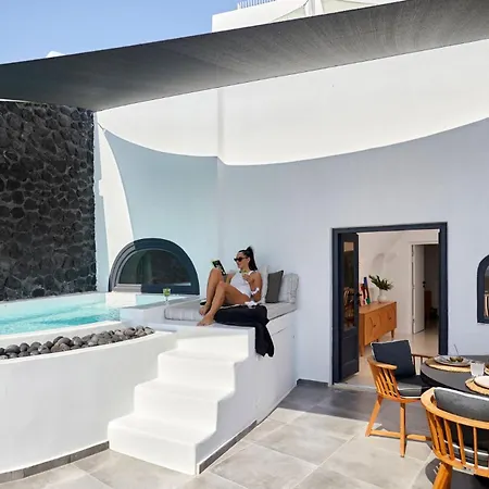 ヴィラ Splendid Santorini | Aegan Sea View Cave House | 2 Bedrooms | Terrace With Private Pool And Outdoor Dining Area | Stunning Sea Views | *